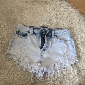 CELLO distressed denim shorts size small